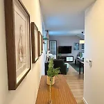 Апартаменти Cozy For Couples, Friends & Families *