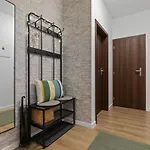 Апартаменти Cozy For Couples, Friends & Families
