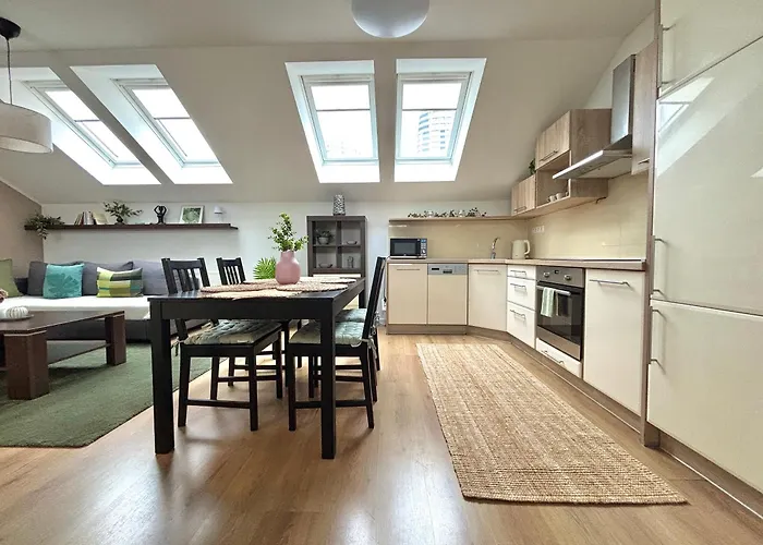 Cozy For Couples, Friends & Families Apartamento Bratislava