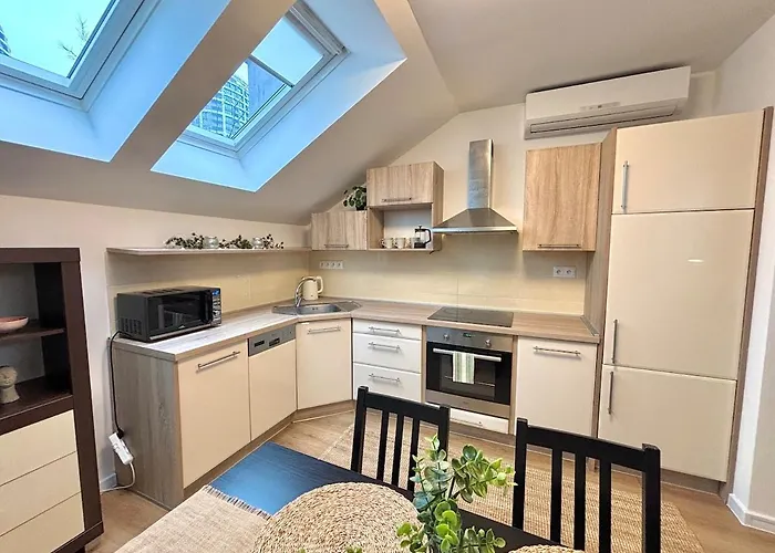 Cozy For Couples, Friends & Families Appartamento Bratislava